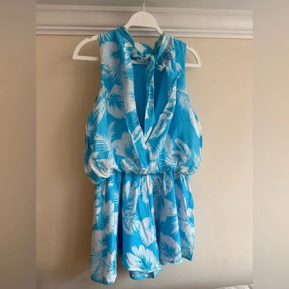 Fabrik blue floral romper size M NWT - Picture 2 of 4